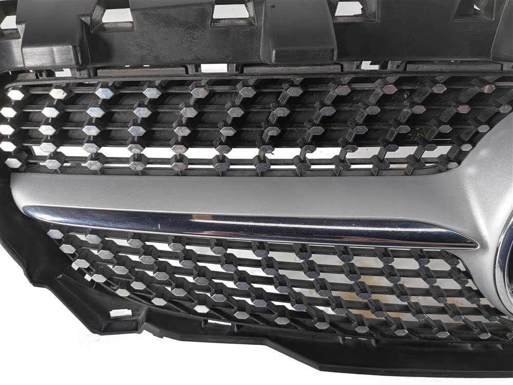Thumbnail 6: 2014-2016 MERCEDES CLA250 C117 FRONT PRIMARY MAIN UPPER LOGO GRILLE w/ SPORT PKG