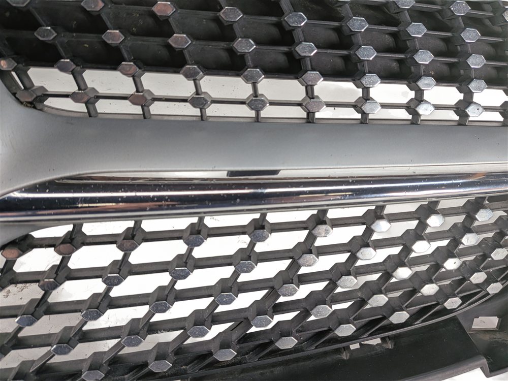 Thumbnail 8: 2014-2016 MERCEDES CLA250 C117 FRONT PRIMARY MAIN UPPER LOGO GRILLE w/ SPORT PKG