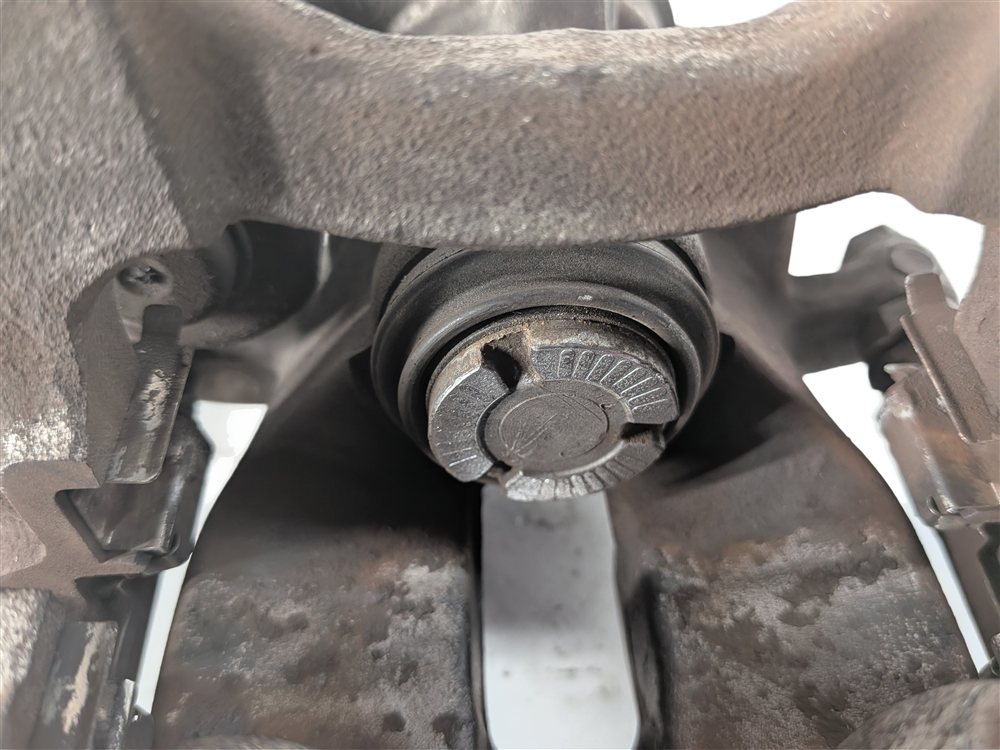 Thumbnail 8: 2014-2019 MERCEDES CLA250 (C117) FWD SPORT REAR RIGHT BRAKE CALIPER w/ ACTUATOR
