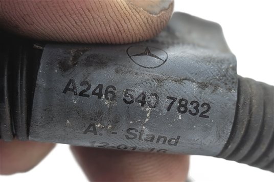 Thumbnail 5: 2014 MERCEDES CLA250 (W117) 2.0L POSITIVE BATTERY CABLE w/ TERMINAL JUNCTION BOX