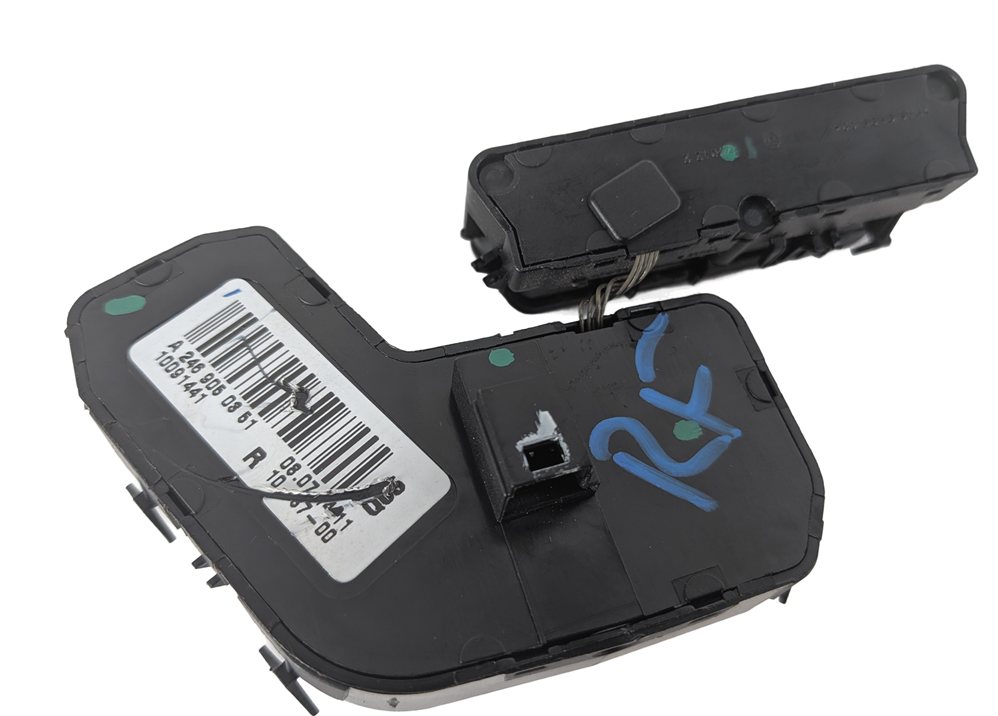 Thumbnail 3: 2014 MERCEDES CLA250 (W117) FRONT RIGHT PASSENGER SEAT ADJUST SWITCH w/MEMORY