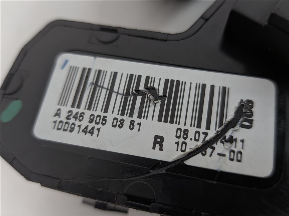 Thumbnail 4: 2014 MERCEDES CLA250 (W117) FRONT RIGHT PASSENGER SEAT ADJUST SWITCH w/MEMORY