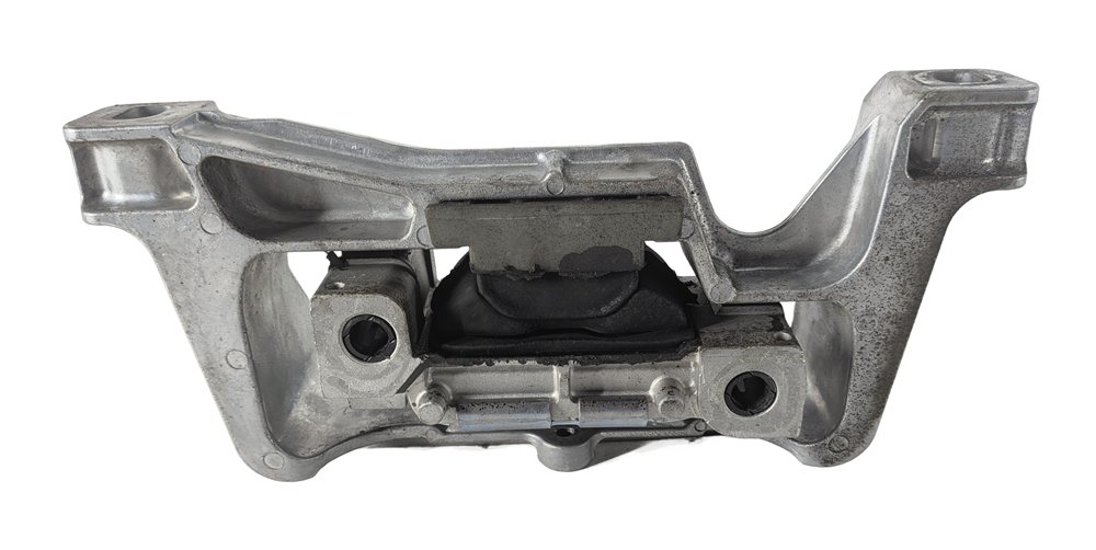Thumbnail 2: 2014 MERCEDES CLA250 (W117) 2.0L (M270) ENGINE RIGHT MOTOR MOUNT BRACKET
