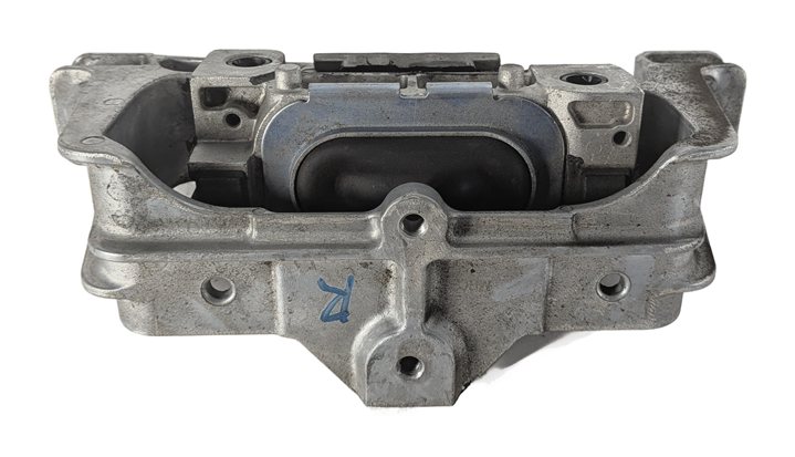 Thumbnail 4: 2014 MERCEDES CLA250 (W117) 2.0L (M270) ENGINE RIGHT MOTOR MOUNT BRACKET
