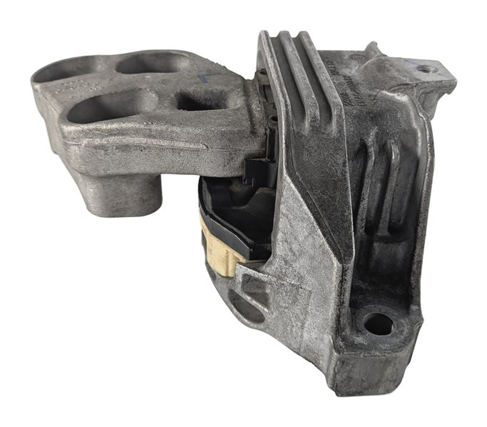 Thumbnail 4: 2014 MERCEDES CLA250 (W117) 2.0L (M270) ENGINE LEFT TRANSMISSION MOUNT BRACKET