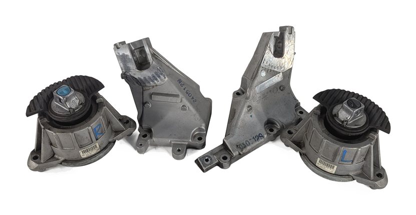 2013 MERCEDES CLS550 (W218) 4.6L (278.922) ENGINE MOTOR MOUNT SET/2 w/BRACKETS