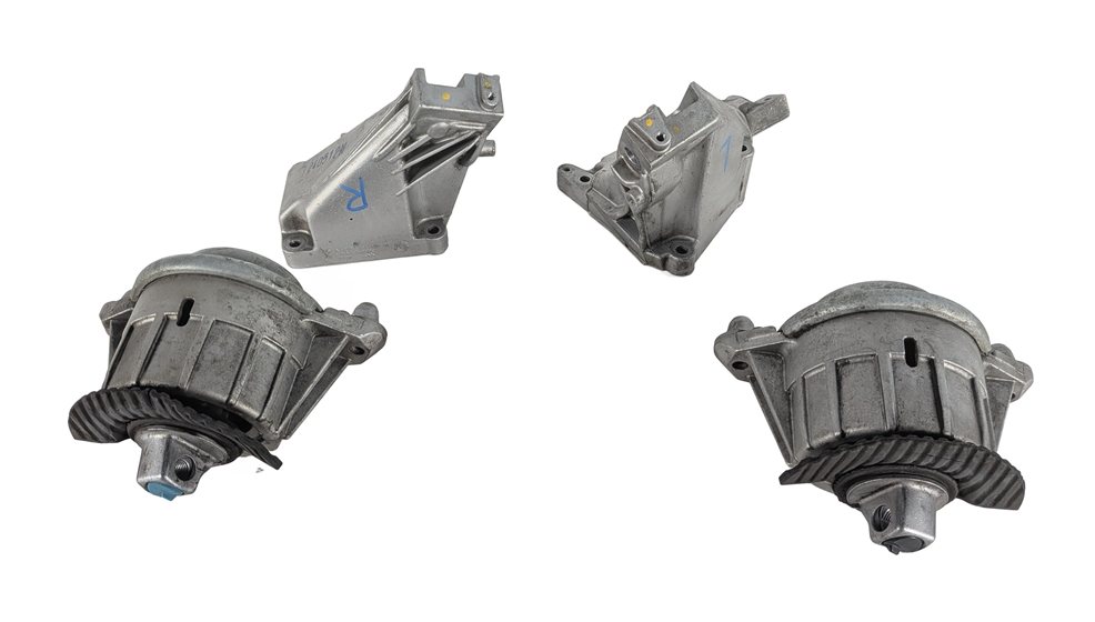 Thumbnail 3: 2013 MERCEDES CLS550 (W218) 4.6L (278.922) ENGINE MOTOR MOUNT SET/2 w/BRACKETS