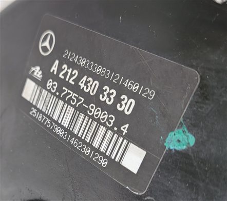Thumbnail 8: 10-13 MERCEDES E250 E350 E550 E63 CLS550 W212 W218 BRAKE BOOSTER MASTER CYLINDER
