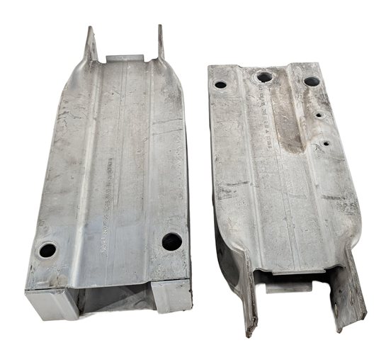 10-18 MERCEDES E300 E350 E400 E550 CLS550 FRONT LEFT/RIGHT BUMPER BRACKET SET/2
