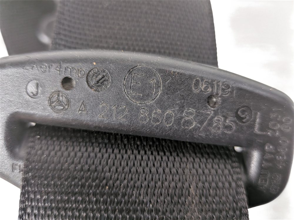 Thumbnail 4: 12-13 MERCEDES CLS550 CLS63 (W218) FRONT LEFT DRIVER SEATBELT RETRACTOR (Black)