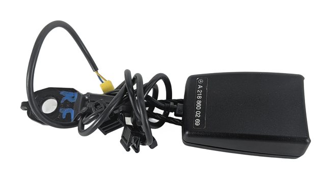 12-18 MERCEDES CLS400 CLS550 W218 FRONT RIGHT PASSENGER SEATBELT BUCKLE (Black)