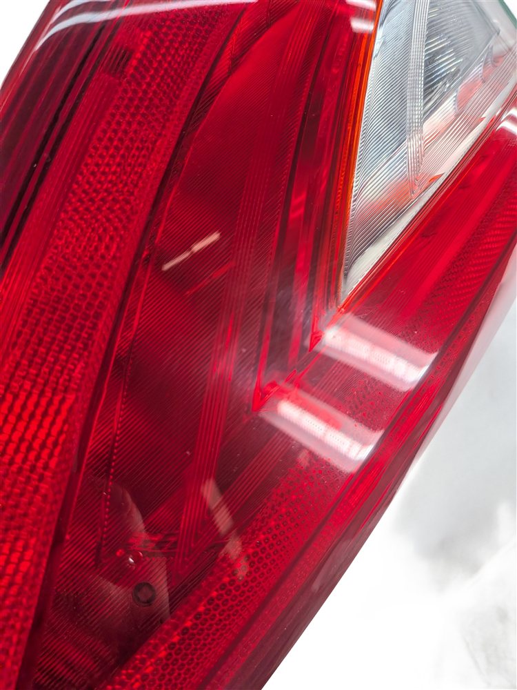 Thumbnail 8: 12-14 MERCEDES CLS350 CLS550 CLS63 AMG W218 RIGHT OUTER QUARTER PANEL TAIL LIGHT