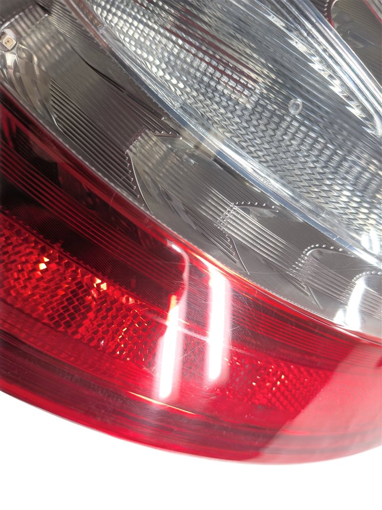 Thumbnail 9: 12-14 MERCEDES CLS350 CLS550 CLS63 AMG W218 LEFT OUTER QUARTER PANEL TAIL LIGHT