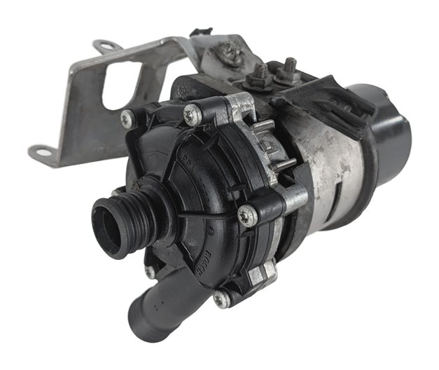 Thumbnail 4: 2013 MERCEDES CLS550 (W218) 4.6L (278.922) ENGINE AUXILIARY WATER COOLANT PUMP