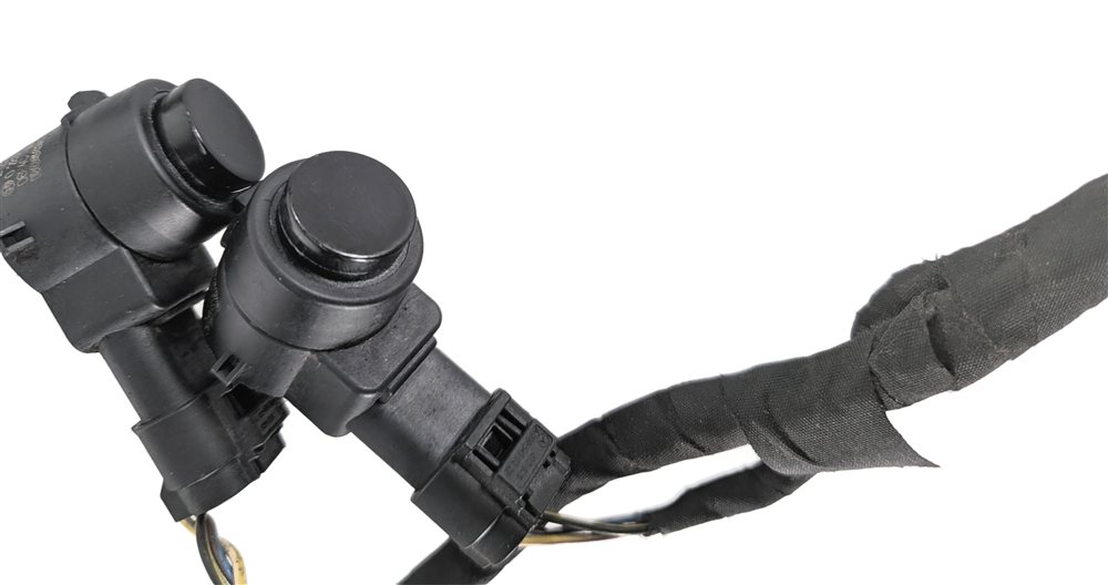 Thumbnail 5: 2013 MERCEDES CLS550 (W218) REAR PARK ASSIST PDC SENSOR SET/4 w/HARNESS (Black)