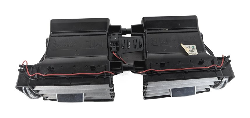 Thumbnail 4: 2013 MERCEDES CLS550 (W218) FRONT CENTER DASH HEAT AIR AC VENT (Black)