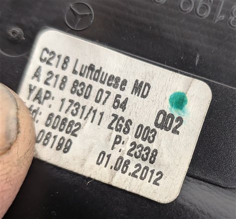 Thumbnail 6: 2013 MERCEDES CLS550 (W218) FRONT CENTER DASH HEAT AIR AC VENT (Black)