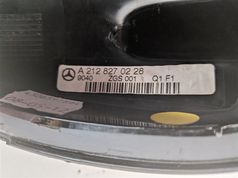 Thumbnail 5: 2013 MERCEDES CLS550 (W218) ROOF RADIO STEREO SHARK FIN ANTENNA COVER (Black)