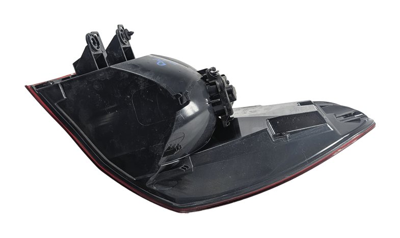 Thumbnail 7: 2016-2021 BMW X1 (F48) REAR LEFT DRIVER OUTER TAILLIGHT BRAKE LIGHT LAMP