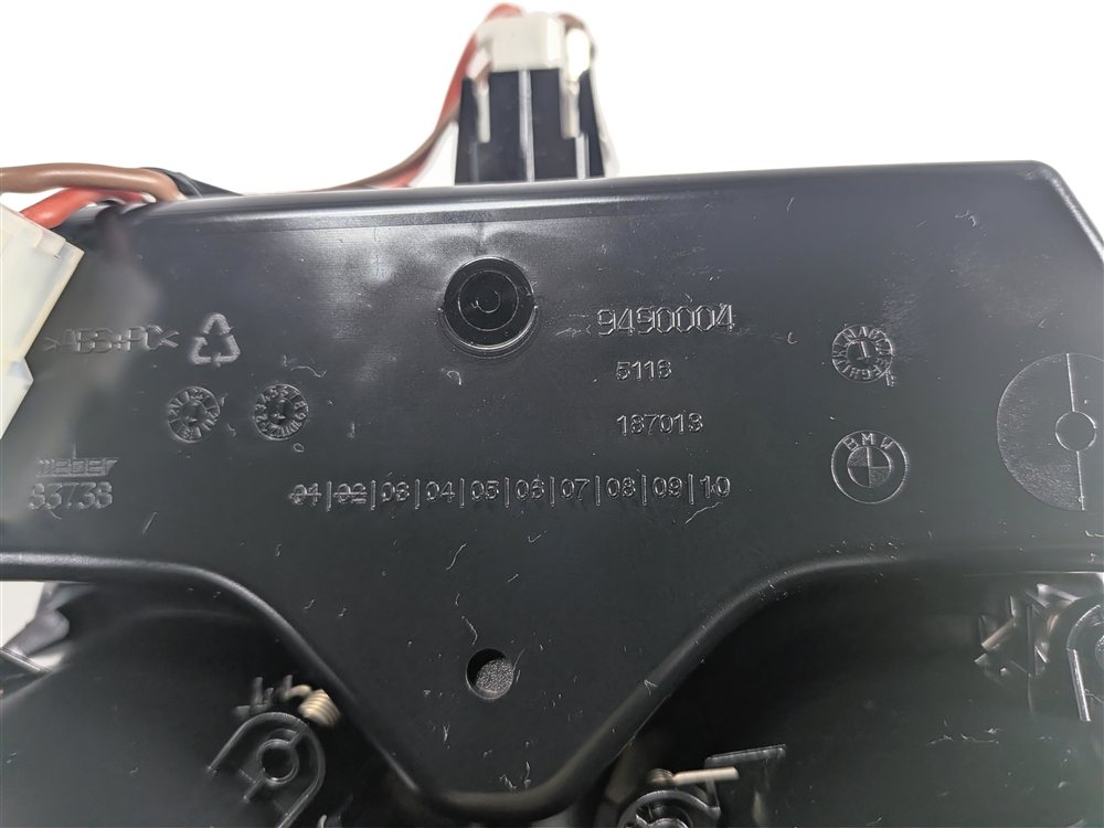 Thumbnail 9: 2019 BMW X1 (F48) CENTER CONSOLE CUP HOLDER STORAGE TRAY w/USB 12V POWER SOCKET