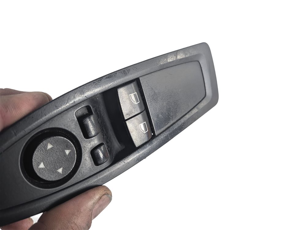 Thumbnail 7: 2014-2020 BMW 428i 430i 435i 440i M4 (F32) COUPE - DRIVER PFOLD WINDOW SWITCH