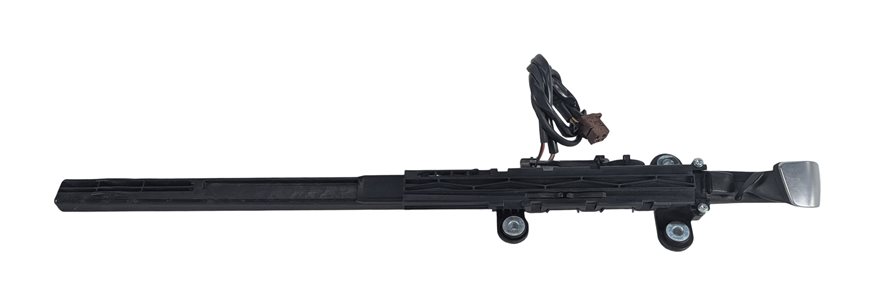 2015 BMW 428I (F32) FRONT RIGHT PASSENGER SEATBELT HANDOVER EXTENDER (Black)