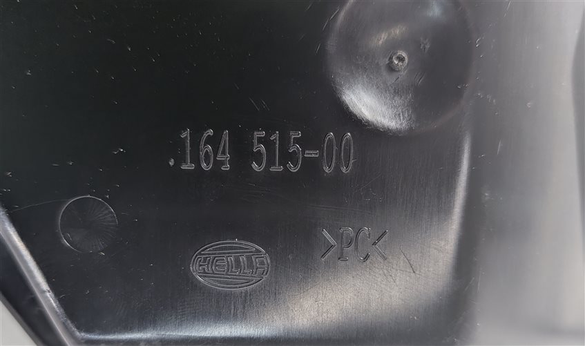 Thumbnail 7: 2008 BMW 535I (E60) HEADLIGHT HEADLAMP REAR ACCESS BULB DUST COVER CAP