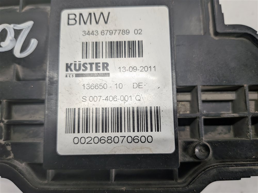 Thumbnail 6: 2012 BMW 750I (F01) ELECTRONIC EMERGENCY PARK PARKING BRAKE ACTUATOR w/CABLES