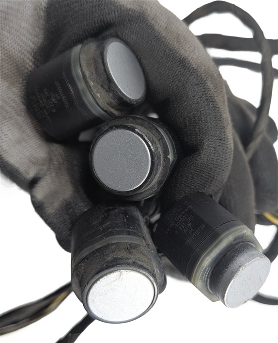 Thumbnail 4: 2012 BMW 750I (F01) REAR PARK ASSIST PDC SENSOR SET/4 w/HARNESS (Silver)