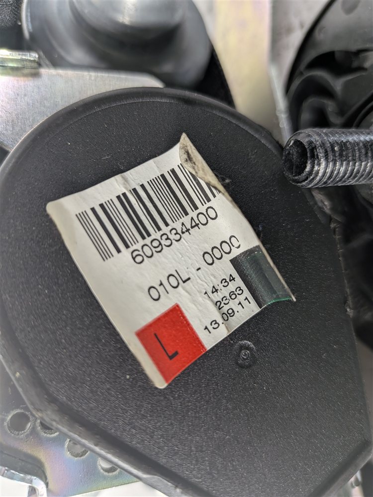 Thumbnail 8: 2009-2012 BMW 740i 750i 760i B7 (F01) LEFT DRIVER SEATBELT RETRACTOR (Black)