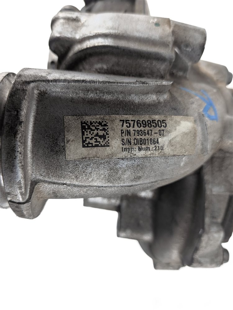 Thumbnail 6: 08-14 BMW 550i 750i X5 X6 (E70 E71 F01 F10) 4.4L N63 ENGINE RIGHT TURBOCHARGER