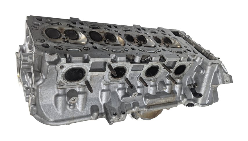 Thumbnail 4: 08-14 BMW 550i 750i X5 X6 (F01 E70 F10 E71) 4.4L N63 ENGINE RIGHT CYLINDER HEAD