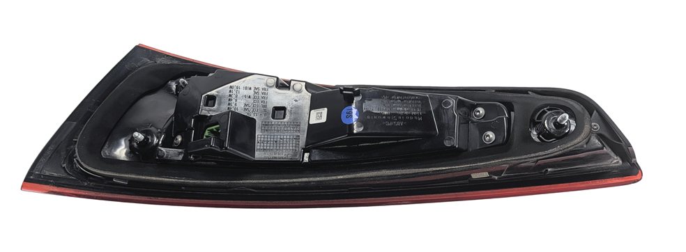 Thumbnail 4: 2015-2018 AUDI Q3 (8U) REAR LEFT DRIVER TRUNK LED TAILLIGHT BRAKE LIGHT LAMP