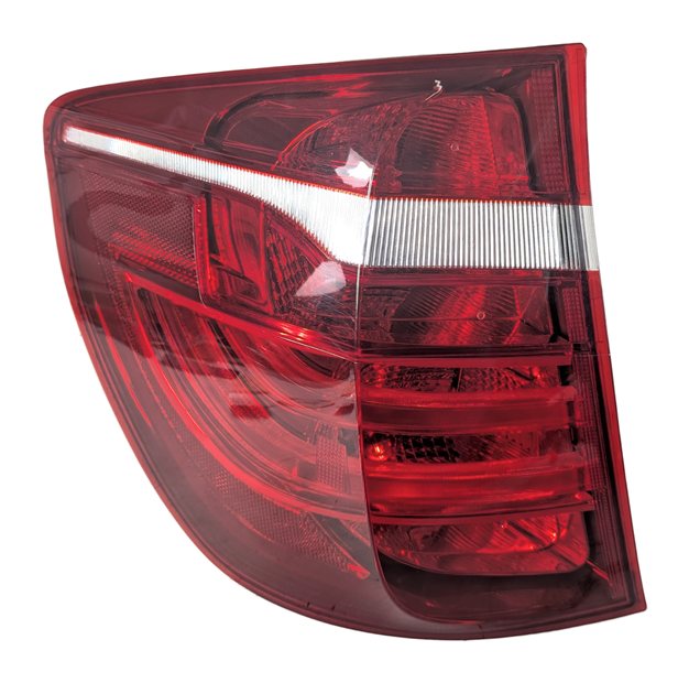 Thumbnail 3: 11-17 BMW X3 (F25) LEFT DRIVER REAR OUTER TAILLIGHT BRAKE LIGHT LAMP (OPT. 522)