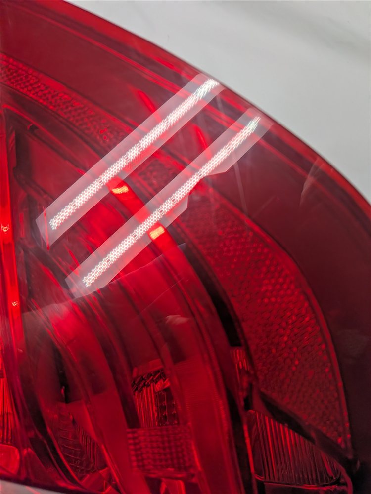 Thumbnail 10: 11-17 BMW X3 (F25) RIGHT PASSENGER OUTER INCANDESCENT TAILLIGHT LAMP (OPT 522)