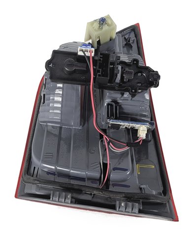 Thumbnail 5: 11-17 BMW X3 (F25) LEFT DRIVER REAR INNER TRUNK INCANDESCENT TAILLIGHT (OPT 522)