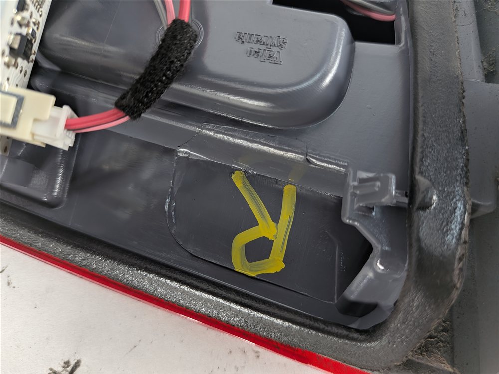Thumbnail 5: 11-17 BMW X3 (F25) RIGHT PASSENGER REAR INNER INCANDESCENT TAILLIGHT (OPT. 522)