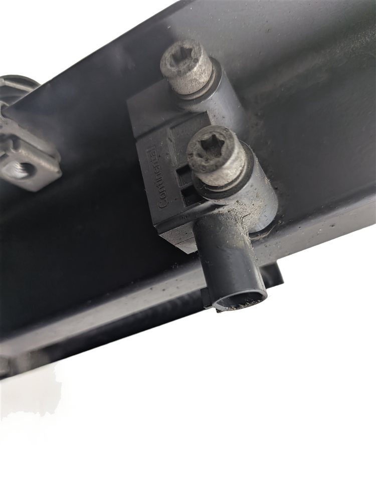 Thumbnail 7: 2014 BMW X3 (F25) FRONT RIGHT PASSENGER HEADLIGHT REINFORCEMENT SUPPORT BRACKET