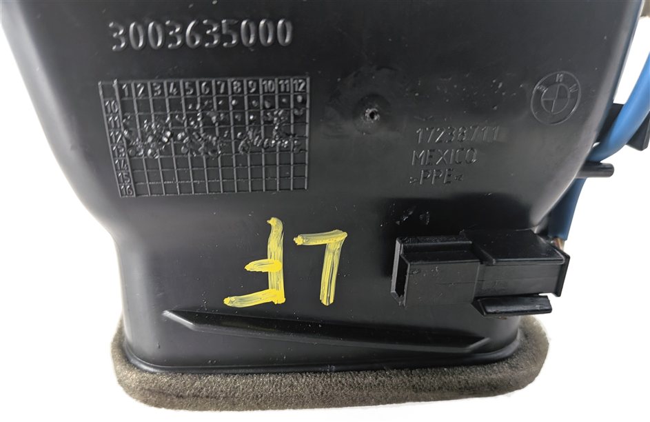 Thumbnail 6: 2014 BMW X3 (F25) FRONT LEFT DRIVER DASH HEAT AIR AC VENT (Black)