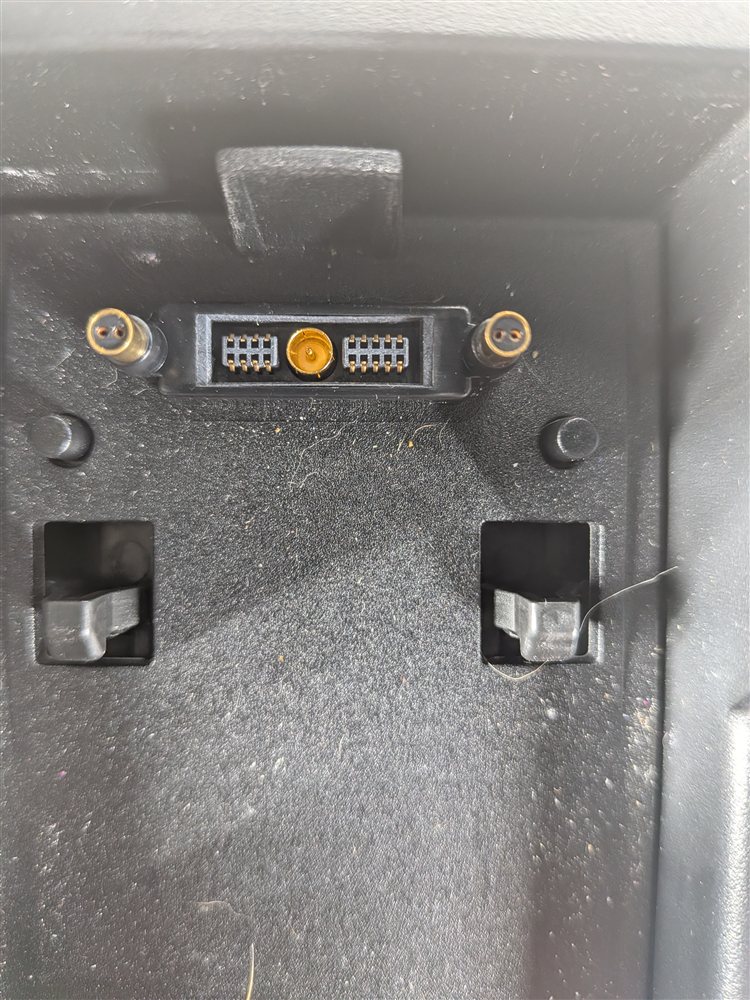 Thumbnail 8: 2014 BMW X3 (F25) FRONT CENTER CONSOLE CELL PHONE SNAPIN CHARGING CRADLE ADAPTER