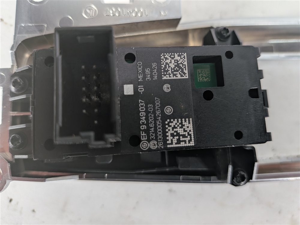 Thumbnail 4: 2014 BMW X3 (F25) CENTER CONSOLE ELECTRONIC PARKING BRAKE AUTO HOLD SWITCH BEZEL
