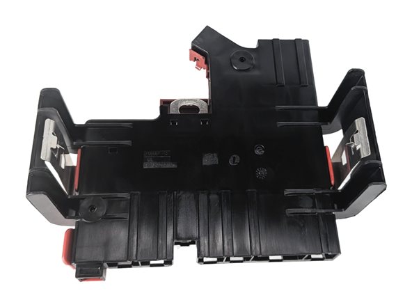 Thumbnail 3: 2014 BMW X3 (F25) 3.0L REAR POSITIVE BATTERY TERMINAL POWER DISTRIBUTION BLOCK