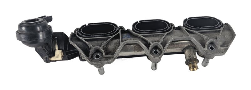 Thumbnail 3: 2011 AUDI S4 (B8 8K) 3.0L SUPER (CCBA) ENGINE RIGHT INTAKE MANIFOLD