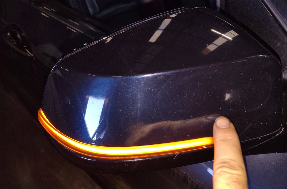 Thumbnail 2: 14-16 BMW 528i 535i 550i F10 RIGHT PASSENGER MIRROR w/CAMERA PFOLD (Black)