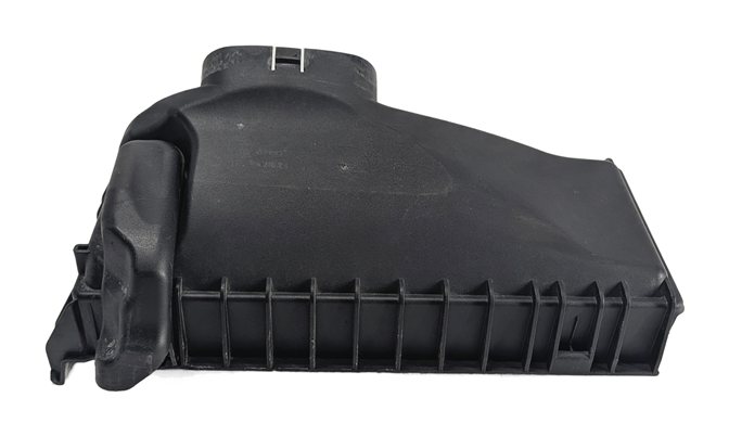 Thumbnail 5: 2014-2018 BMW 535i 740i X5 (F01 F10 F15) 3.0L DIESEL AIR FILTER BOX TOP LID