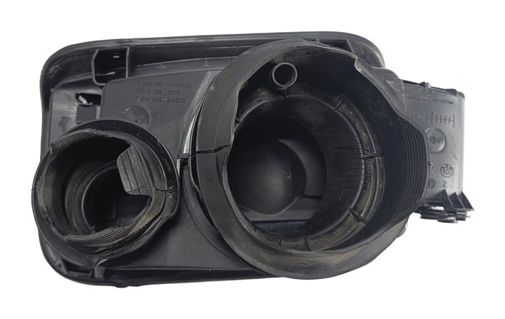 Thumbnail 4: 11-16 BMW 528i 535i 550i M5 (F10) GAS FILLER FUEL TANK DOOR w/HOUSING (Black)