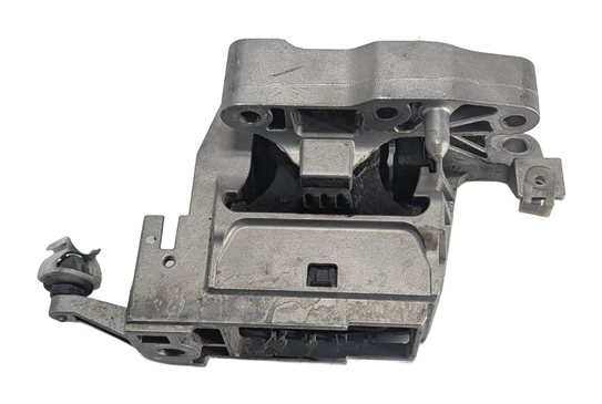 Thumbnail 2: 2016 BMW X1 (F48) 2.0L (B46) RIGHT PASSENGER ENGINE MOTOR SUPPORT MOUNT BRACKET