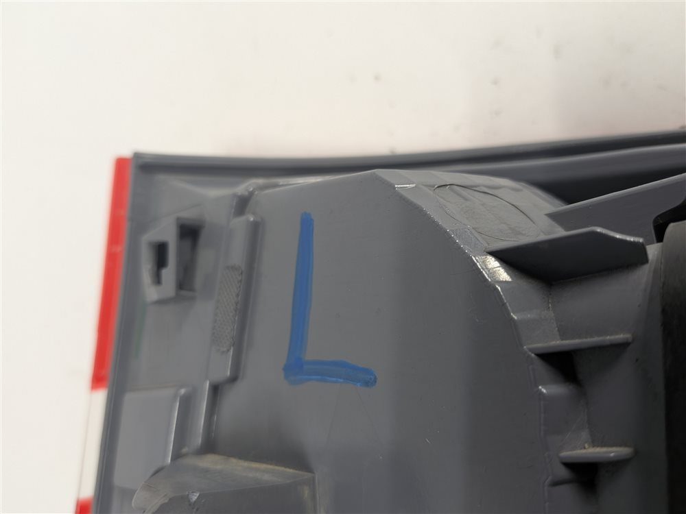 Thumbnail 6: 11-17 BMW X3 (F25) LEFT DRIVER REAR OUTER INCANDESCENT TAILLIGHT LAMP (OPT. 522)