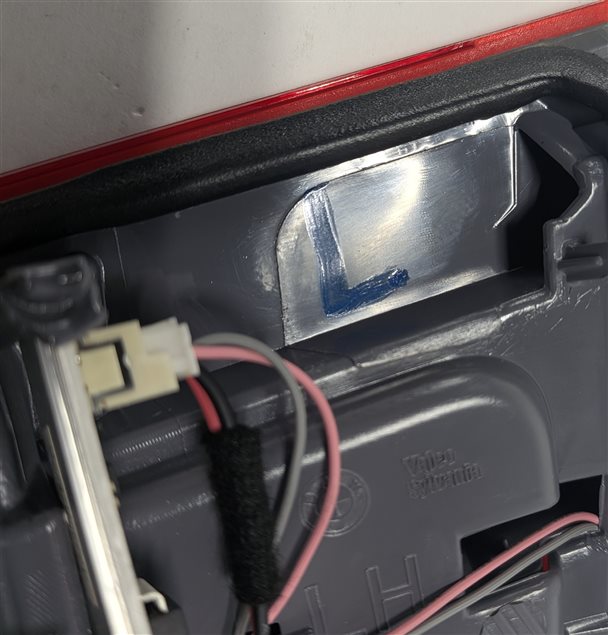 Thumbnail 5: 11-17 BMW X3 (F25) LEFT DRIVER REAR INNER TRUNK INCANDESCENT TAILLIGHT (OPT 522)
