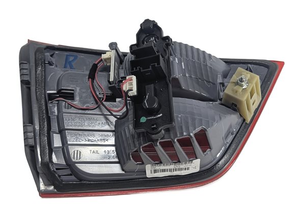 Thumbnail 4: 11-17 BMW X3 (F25) RIGHT PASSENGER REAR INNER INCANDESCENT TAILLIGHT (OPT. 522)